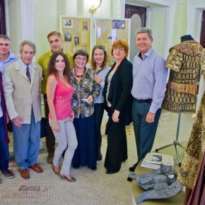 Команда создателей музейной экспозиции об истории Одесского театра оперы и балета.