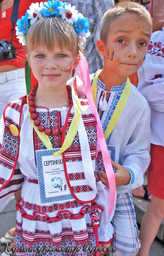 Маленькі учасники Вишиванкового фестивалю