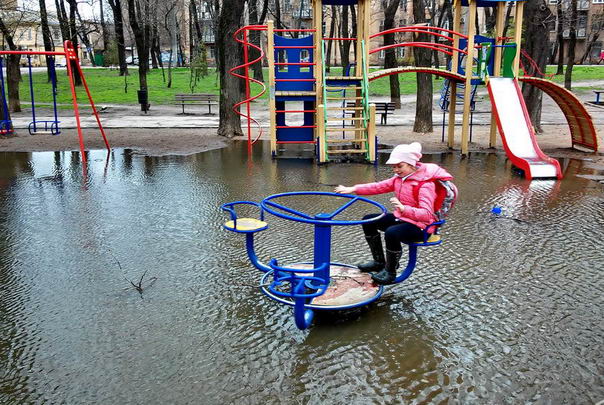 Детская площадка в Мечниковском сквере