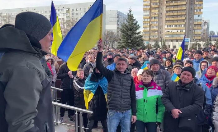 V Energodare Na Mitinge Otbili Zaderzhannyh Okkupantami Aktivistov Video Novosti Odessy