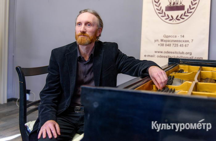 Піаніст джазмен Олесій Пєтухов