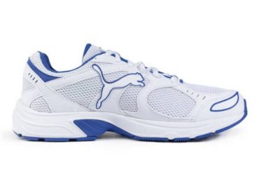 Білі кросівки фірми puma