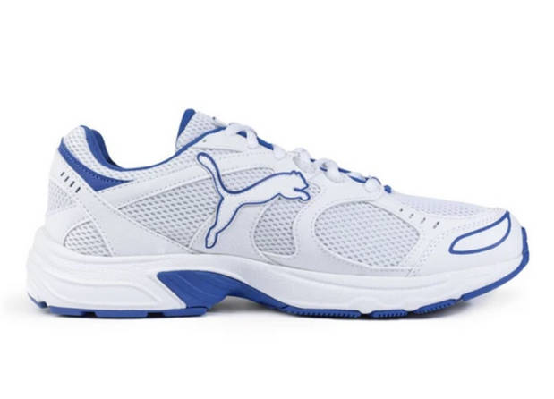 Білі кросівки фірми puma